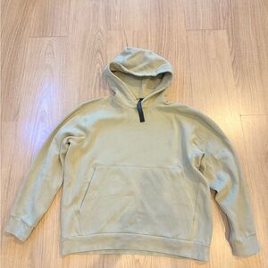 Lululemon hoodie men size L ( unisex) like new